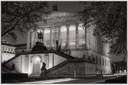 Alte Nationalgalerie night