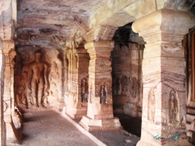 巴达米石窟寺庙