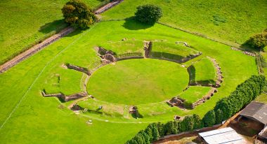 Caerleon Roman Fortress Baths/ Caer a Baddonau Rhufeinig Caerllion