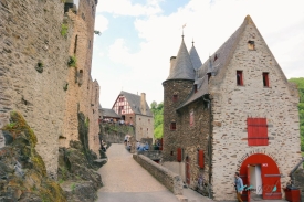 Eltz Castle inside