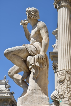 Eugene Lequesne Triton assis sonnant de la conque place Marseille Palais Longchamp