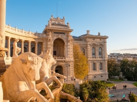 Marseille longchamp palais building