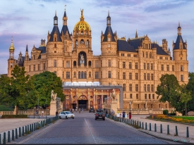 Schwerin Castle in front