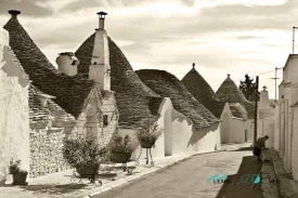 Trullo italy old photo.jpeg