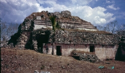 Zona Arqueológica Chacmultún