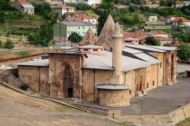 mosque and hospital complex built by dynasty of Mengujekids in 